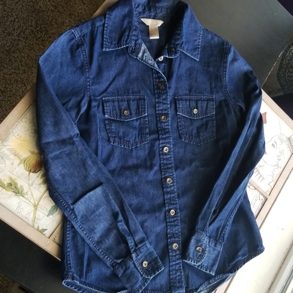 Banana Republic Tops - Nice Banana Republic Button Down Shirt